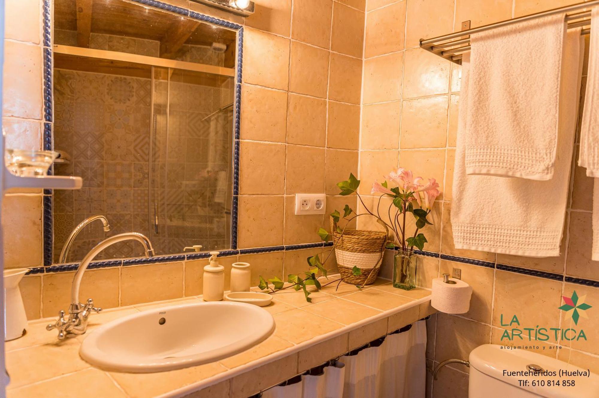 Casa Rural La Artistica, Alojamiento Y Arte Fuenteheridos Extérieur photo